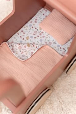 Little Dutch LD7096 Houten Retro Poppenwagen -Speelwereld Verkoop LD7096 little dutch poppenwagen 4