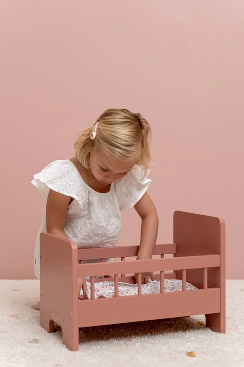 Little Dutch LD7097 Houten Poppenbedje 6 Little Dutch LD7097 Houten Poppenbedje - Afbeelding 4