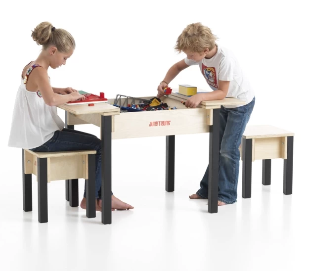 2-zits Speeltafel Met 2 Krukjes – Junktrunk 5 2-zits Speeltafel Met 2 Krukjes – Junktrunk - Afbeelding 3