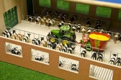 Kidsglobe Luxe Ligboxenstal Met Roosters 1:32 -Speelwereld Verkoop stal met roosters kidsglobe 610693 1 1